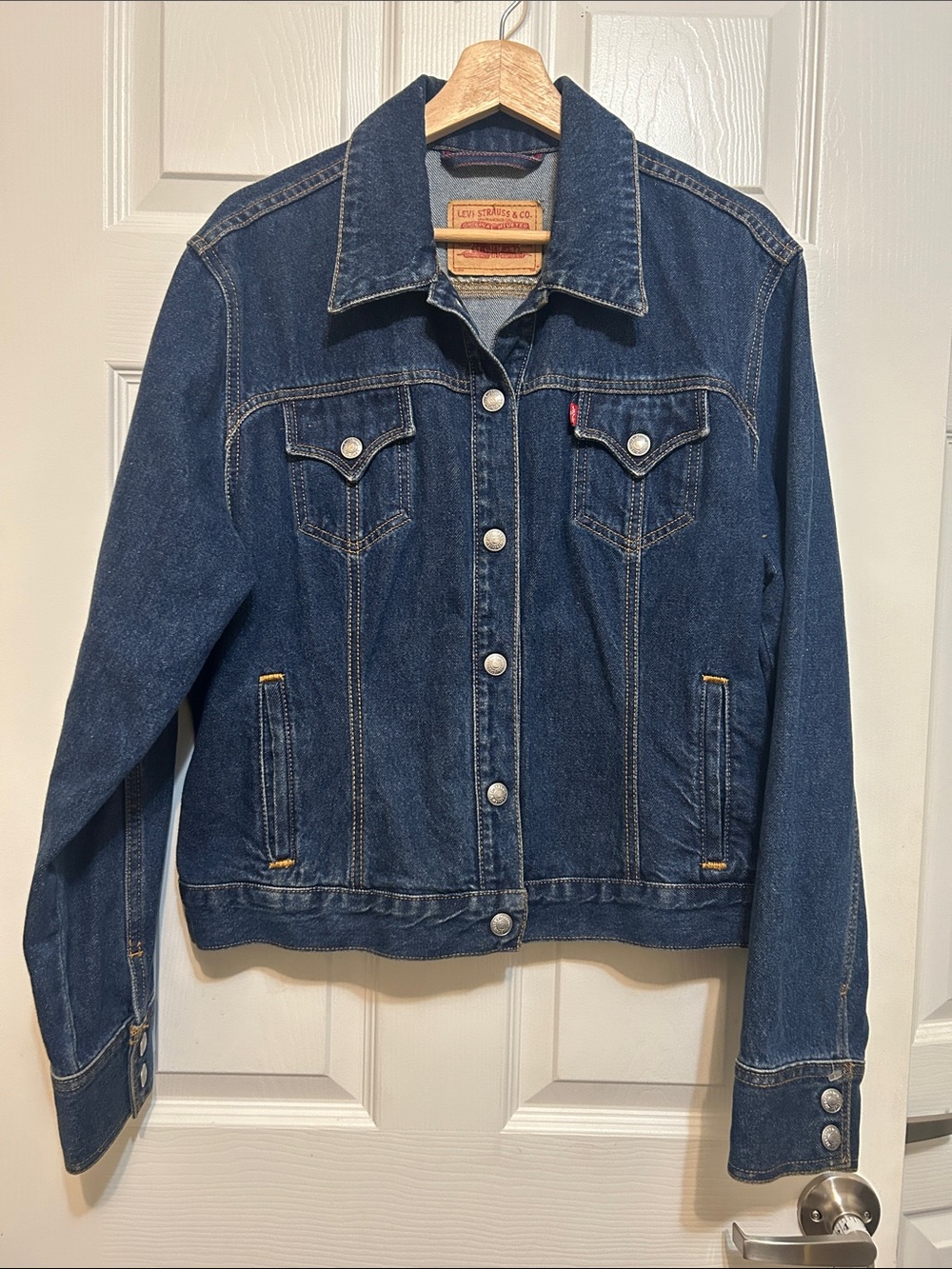 XL Levi's Navy Blue Women's Denim Trucker Jacket NWOT